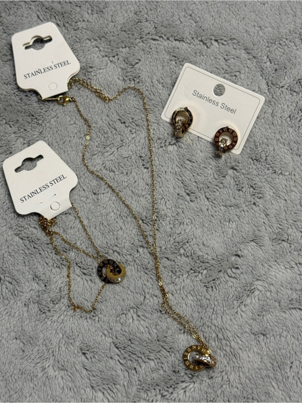 Gold Tone Costume Jewelry Set – Necklace, Bracelet & Earrings ✨